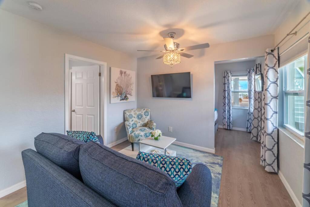 102-Tiny Treasure-Waterfront With Heated Pool Leilighet St. Pete Beach Eksteriør bilde