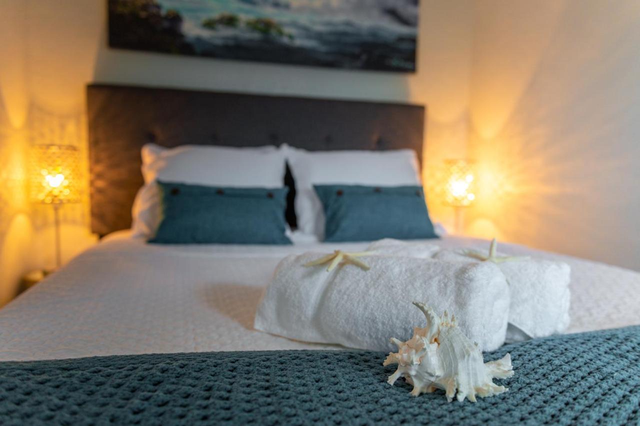 102-Tiny Treasure-Waterfront With Heated Pool Leilighet St. Pete Beach Eksteriør bilde