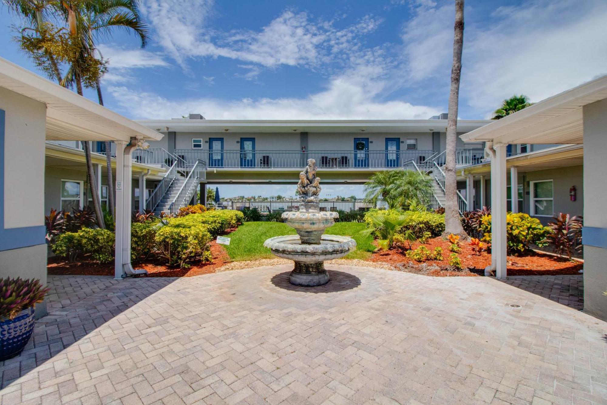 102-Tiny Treasure-Waterfront With Heated Pool Leilighet St. Pete Beach Eksteriør bilde